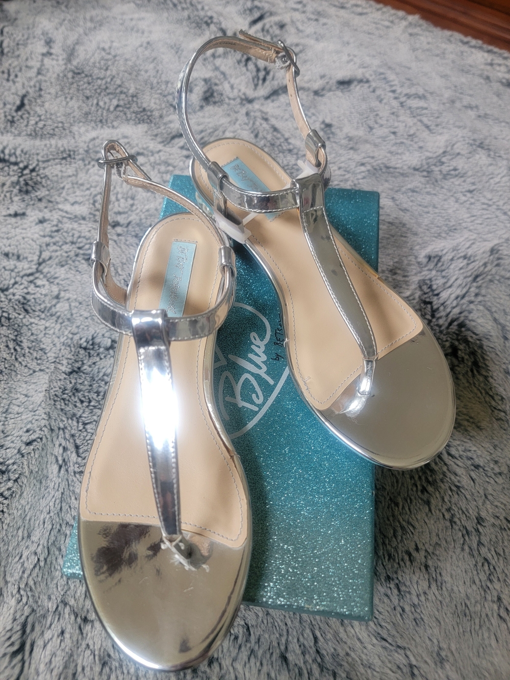Blue by Betsey Johnson Women's Sb-Evie Dress Sandal, Silver Foil, 9 M US